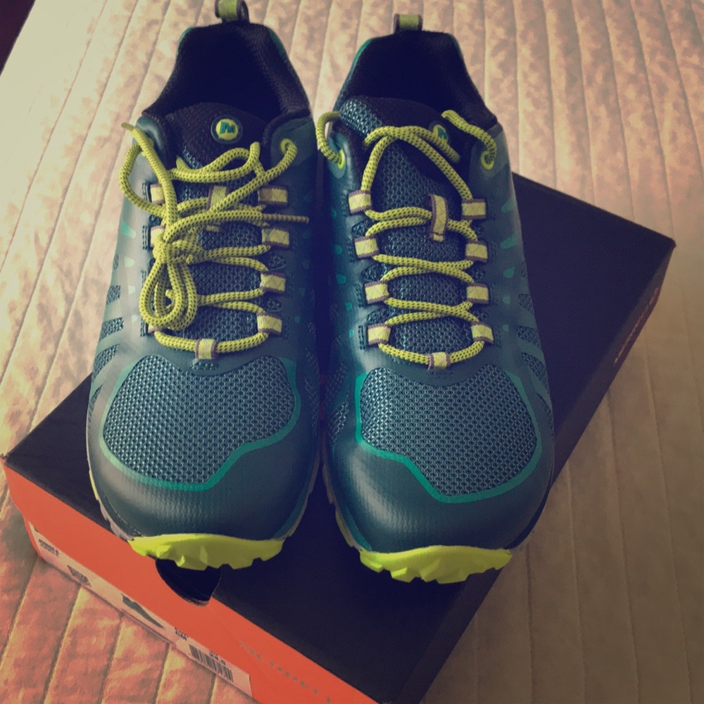 Brand new Merrell sneakers!